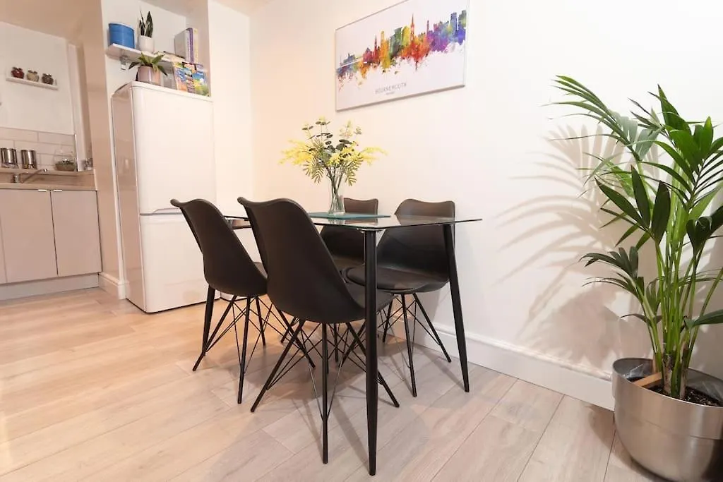 Break Away Nxt To Gardens! Pkg - Perfect Position! Apartment Bournemouth United Kingdom